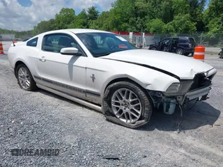 2013 Ford Mustang V6 with VIN 1ZVBP8AM6D5256735, listed as a IAAI auction lot 42322736 with 88,161 mi miles and . Bid and sale history available at DreamBid. Image 1.