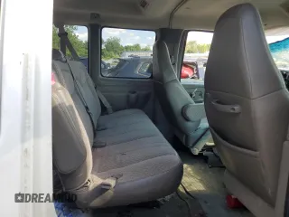 2003 Chevrolet Express Passenger with VIN 1GAHG39UX31231081, listed as a Copart auction lot 62132445 with 207,650 mi miles and Salvage title. Bid and sale history available at DreamBid. Image 11.