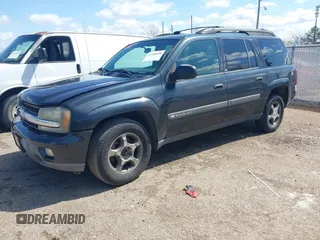 2004 Chevrolet TrailBlazer EXT LT with VIN 1GNET16S046124176, listed as a IAAI auction lot 41784048 with 186,297 mi miles. Bid and sale history available at carsss.com. Image 2.