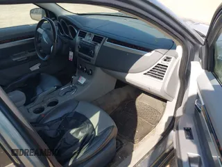 2007 Chrysler Sebring Limited z VIN 1C3LC66K57N578807, wystawiony jako IAAI lot #42190508 z przebiegiem 169 454 mil mil oraz . Historia ofert i sprzedaży dostępna na DreamBid. Obrazek 5.