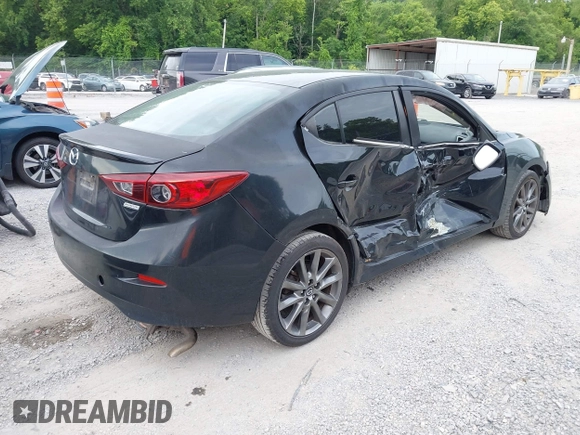 2018 Mazda 3 Touring z VIN 3MZBN1V36JM202498, wystawiony jako IAAI lot #42380709 z przebiegiem 108 930 mil mil oraz . Historia ofert i sprzedaży dostępna na DreamBid. Obrazek 4.