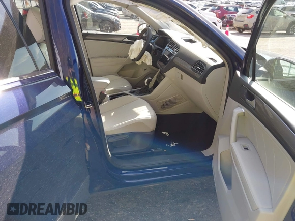 2024 Volkswagen Tiguan SE with VIN 3VVMB7AXXRM170782, listed as a IAAI auction lot 41754426 with 3,552 mi miles and . Bid and sale history available at DreamBid. Image 5.