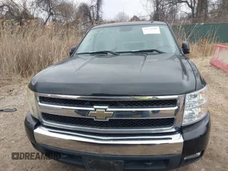 2007 Chevrolet Silverado 1500 1LT with VIN 2GCEK19J271577984, listed as a IAAI auction lot 41736967 with 224,716 mi miles and . Bid and sale history available at DreamBid. Image 12.