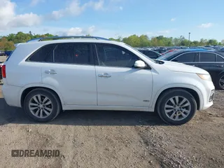 2011 Kia Sorento SX with VIN 5XYKWDA29BG121492, listed as a IAAI auction lot 42144446 with 203,556 mi miles and . Bid and sale history available at DreamBid. Image 13.