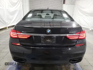 2019 BMW 7 Series 740i xDrive with VIN WBA7E4C50KGV28739, listed as a Copart auction lot 69882784 with 24,695 mi miles and Clean title. Bid and sale history available at DreamBid. Image 6.