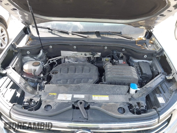 2024 Volkswagen Atlas SE z VIN 1V2WR2CA3RC567572, wystawiony jako IAAI lot #42042562 z przebiegiem 28 684 mil mil oraz . Historia ofert i sprzedaży dostępna na DreamBid. Obrazek 10.