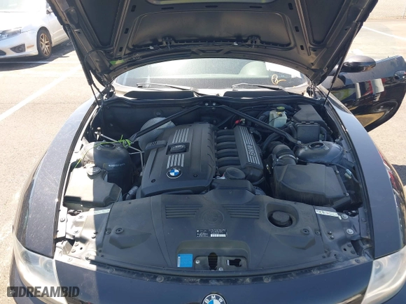 2007 BMW Z4 3.0si with VIN 4USBU53567LX02991, listed as a IAAI auction lot 41990352 with 86,329 mi miles. Bid and sale history available at carsss.com. Image 10.