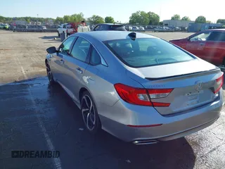 2021 Honda Accord Sport SE z VIN 1HGCV1F48MA049169, wystawiony jako IAAI lot #41995518 z przebiegiem 15 980 mil mil oraz . Historia ofert i sprzedaży dostępna na DreamBid. Obrazek 3.