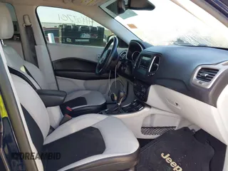 2018 Jeep Compass Altitude with VIN 3C4NJDBB5JT442950, listed as a IAAI auction lot 41989701 with 103,221 mi miles and . Bid and sale history available at carsss.com. Image 5.