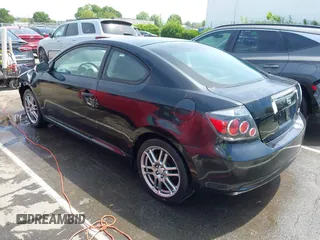 2009 Scion tC z VIN JTKDE167790276453, wystawiony jako IAAI lot #42169916 z przebiegiem 118 418 mil mil oraz . Historia ofert i sprzedaży dostępna na DreamBid. Obrazek 3.