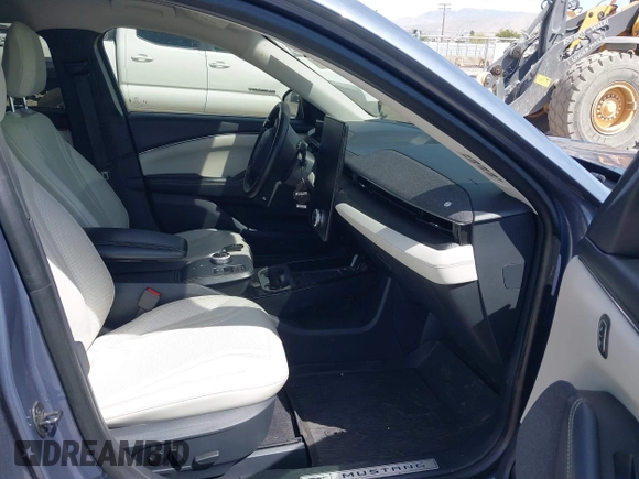 2021 Ford Mustang Mach-E Premium with VIN 3FMTK3R70MMA10289, listed as a IAAI auction lot 41940232 with 65,388 mi miles and . Bid and sale history available at DreamBid. Image 5.