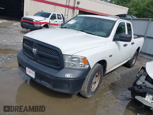 2020 Ram 1500 Tradesman z VIN 1C6RR6FT4LS148072, wystawiony jako IAAI lot #42041064 z przebiegiem 104 886 mil mil oraz . Historia ofert i sprzedaży dostępna na DreamBid. Obrazek 2.