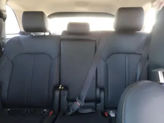 2025 Mazda CX-70 Preferred z VIN JM3KJBHD1S1114747, wystawiony jako Copart lot #82199164 z przebiegiem Nie podano mil oraz Tytuł czysty. Historia ofert i sprzedaży dostępna na DreamBid. Obrazek 10.