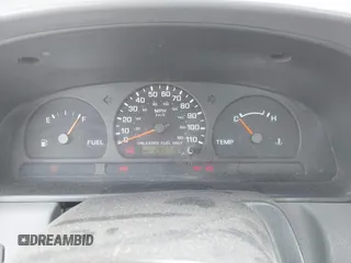 1998 Nissan Frontier XE z VIN 1N6DD26S9WC313482, wystawiony jako IAAI lot #42248356 z przebiegiem 285 719 mil mil oraz . Historia ofert i sprzedaży dostępna na DreamBid. Obrazek 7.