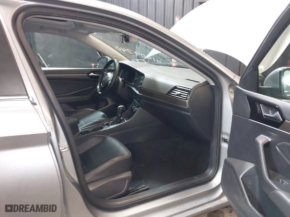 2019 Volkswagen Jetta SEL Premium with VIN 3VWG57BU4KM218920, listed as a IAAI auction lot 41409740 with 52,549 mi miles. Bid and sale history available at carsss.com. Image 5.
