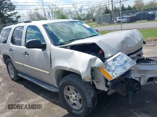 2007 Chevrolet Tahoe LT z VIN 1GNFC13027R265132, wystawiony jako IAAI lot #42039400 z przebiegiem 194 418 mil mil oraz . Historia ofert i sprzedaży dostępna na DreamBid. Obrazek 1.