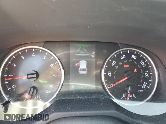 2022 Toyota RAV4 XLE with VIN 2T3W1RFV1NC174758, listed as a Copart auction lot 58006435 with 31,370 mi miles and Salvage title. Bid and sale history available at DreamBid. Image 9.