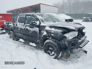 2018 Toyota Tacoma SR with VIN 3TMCZ5AN6JM182800, listed as a IAAI auction lot 41524950 with 63,838 mi miles and . Bid and sale history available at carsss.com. Image 1.
