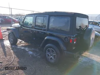 2022 Jeep Wrangler Unlimited Sport S with VIN 1C4HJXDG5NW135060, listed as a IAAI auction lot 41738841 with 33,322 mi miles. Bid and sale history available at carsss.com. Image 3.
