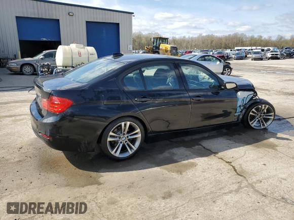 2013 BMW 3 Series 328i xDrive z VIN WBA3B5C53DF595373, wystawiony jako Copart lot #54227095 z przebiegiem 92 311 mil mil oraz Szkoda całkowita • Salvage title. Historia ofert i sprzedaży dostępna na DreamBid. Obrazek 3.