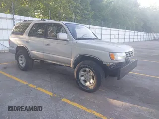 1997 Toyota 4Runner SR5 z VIN JT3HN86R9V0129004, wystawiony jako IAAI lot #42241039 z przebiegiem 133 744 mil mil oraz . Historia ofert i sprzedaży dostępna na DreamBid. Obrazek 1.