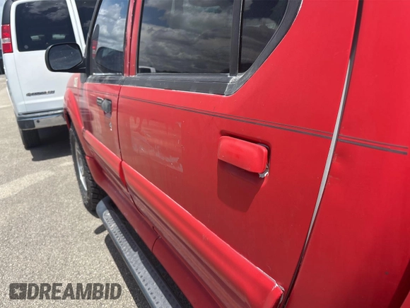 2004 Ford Explorer Sport Trac XLS z VIN 1FMZU67KX4UC40253, wystawiony jako IAAI lot #42894779 z przebiegiem 165 814 mil mil oraz . Historia ofert i sprzedaży dostępna na DreamBid. Obrazek 15.