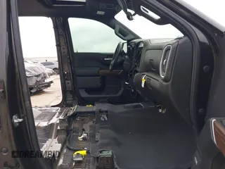 2019 Chevrolet Silverado 1500 High Country with VIN 1GCUYHEL7KZ375930, listed as a IAAI auction lot 41431934 with 1 mi miles. Bid and sale history available at carsss.com. Image 5.