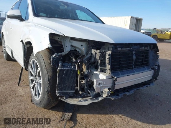 2017 Audi Q7 Premium Plus z VIN WA1LAAF75HD016214, wystawiony jako IAAI lot #41775329 z przebiegiem 87 049 mil mil oraz . Historia ofert i sprzedaży dostępna na DreamBid. Obrazek 6.