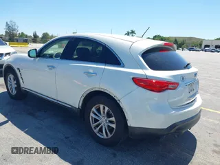 2017 Infiniti QX70 z VIN JN8CS1MU4HM142385, wystawiony jako IAAI lot #41774588 z przebiegiem 80 015 mil mil oraz . Historia ofert i sprzedaży dostępna na DreamBid. Obrazek 3.