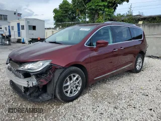 2020 Chrysler Pacifica Touring L z VIN 2C4RC1BG7LR234063, wystawiony jako Copart lot #59104145 z przebiegiem 85 774 mil mil oraz Nie do naprawy • Non repairable. Historia ofert i sprzedaży dostępna na DreamBid. Obrazek 1.