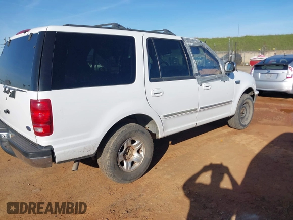 1998 Ford Expedition XLT with VIN 1FMRU1768WLA48604, listed as a IAAI auction lot 41642384 with 274,424 mi miles. Bid and sale history available at carsss.com. Image 4.