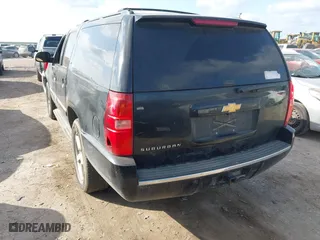 2014 Chevrolet Suburban LTZ with VIN 1GNSCKE08ER220808, listed as a IAAI auction lot 42022477 with 192,488 mi miles. Bid and sale history available at carsss.com. Image 3.