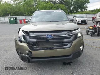 2025 Subaru Forester Premium with VIN JF2SLDDC4SH488368, listed as a Copart auction lot 59021945 with 3,770 mi miles and Salvage title. Bid and sale history available at DreamBid. Image 5.