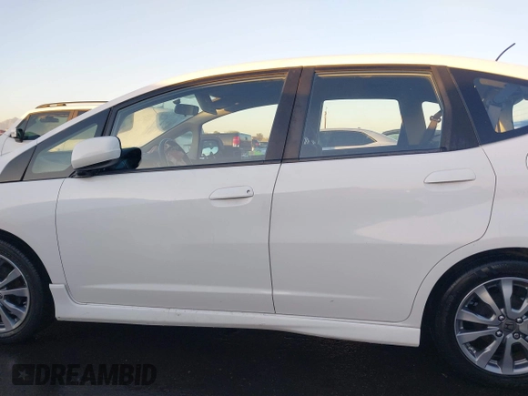 2013 Honda Fit Sport with VIN JHMGE8H54DC046478, listed as a IAAI auction lot 41285113 with 166,360 mi miles. Bid and sale history available at carsss.com. Image 15.