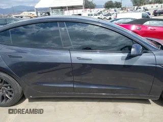 2024 Tesla Model 3 z VIN 5YJ3E1EA0RF782725, wystawiony jako IAAI lot #42248130 z przebiegiem 40 776 mil mil oraz . Historia ofert i sprzedaży dostępna na DreamBid. Obrazek 13.