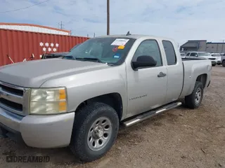 2008 Chevrolet Silverado 1500 Work Truck with VIN 1GCEC19X08Z302978, listed as a IAAI auction lot 41588854 with 153,168 mi miles. Bid and sale history available at carsss.com. Image 6.