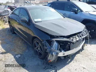 2025 Mercedes-Benz CLA 250 z VIN W1K5J4GBXSN481534, wystawiony jako IAAI lot #42254760 z przebiegiem 7738 mil mil oraz . Historia ofert i sprzedaży dostępna na DreamBid. Obrazek 1.