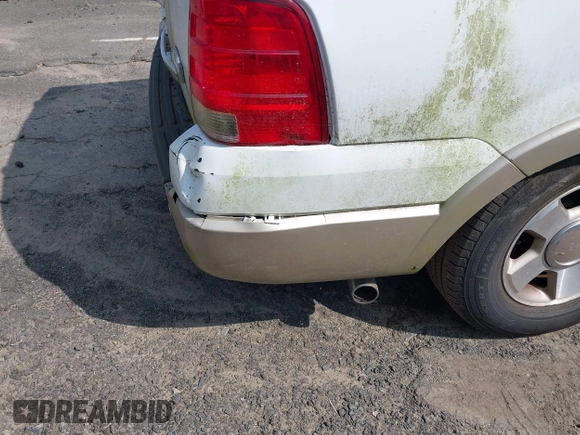 2006 Ford Expedition Eddie Bauer with VIN 1FMFU18516LA39641, listed as a IAAI auction lot 42833907 with 149,609 mi miles and . Bid and sale history available at DreamBid. Image 13.
