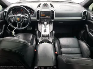 2016 Porsche Cayenne GTS с VIN WP1AD2A26GLA72543, выставлен на аукционе Copart как лот 49081025 с пробегом 160 019 миль миль и Списание • Salvage title. История ставок и продаж доступна на DreamBid. Изображение 8.