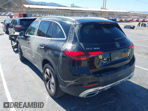 2024 Mercedes-Benz GLC 300 z VIN W1NKM4HBXRF159332, wystawiony jako IAAI lot #41529147 z przebiegiem 4 322 mil mil oraz . Historia ofert i sprzedaży dostępna na DreamBid. Obrazek 3.