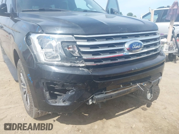 2019 Ford Expedition XLT with VIN 1FMJU1HT5KEA84864, listed as a IAAI auction lot 40174691 with 119,758 mi miles. Bid and sale history available at carsss.com. Image 17.