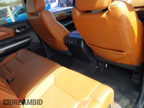 2017 Toyota Tundra Platinum z VIN 5TFAW5F10HX626991, wystawiony jako IAAI lot #41778320 z przebiegiem 211 484 mil mil oraz . Historia ofert i sprzedaży dostępna na DreamBid. Obrazek 8.