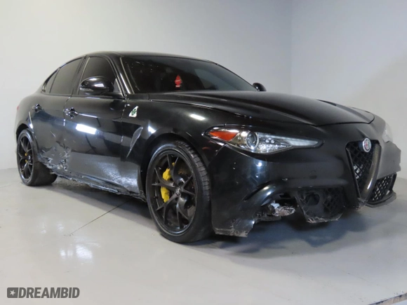 2018 Alfa Romeo Giulia Quadrifoglio with VIN ZARFAEAV3J7575982, listed as a Copart auction lot 41499905 with 61,876 mi miles and Salvage Title. Bid and sale history available at carsss.com. Image 1.