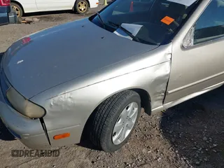 1995 Nissan Altima XE with VIN 1N4BU31D08C201209, listed as a IAAI auction lot 41687822 with 184,247 mi miles. Bid and sale history available at carsss.com. Image 6.