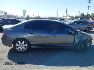 2009 Honda Civic LX z VIN 19XFA16539E021784, wystawiony jako IAAI lot #41674944 z przebiegiem 52 474 mil mil oraz . Historia ofert i sprzedaży dostępna na DreamBid. Obrazek 13.