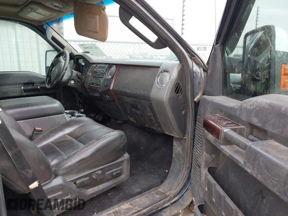 2010 Ford Super Duty F-250 SRW XL with VIN 1FTSW2BR8AEA13078, listed as a IAAI auction lot 41702041 with 311,337 mi miles. Bid and sale history available at carsss.com. Image 5.