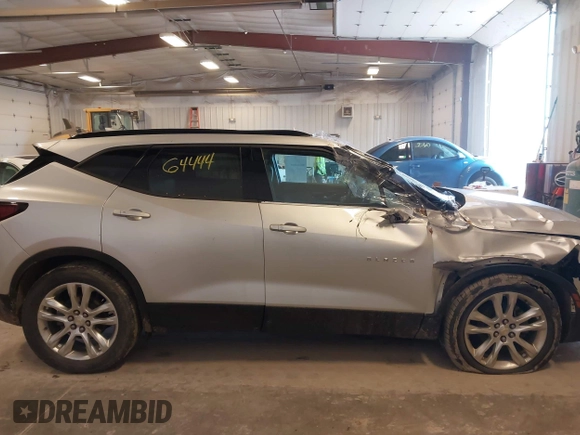 2019 Chevrolet Blazer z VIN 3GNKBHRS0KS667854, wystawiony jako IAAI lot #41964444 z przebiegiem 55 041 mil mil oraz . Historia ofert i sprzedaży dostępna na DreamBid. Obrazek 13.