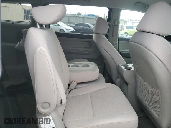 2016 Kia Sedona LX with VIN KNDMB5C15G6100857, listed as a Copart auction lot 45246565 with 152,683 mi miles and Salvage Title. Bid and sale history available at DreamBid. Image 11.