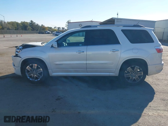 2011 GMC Acadia Denali z VIN 1GKKRTED0BJ334817, wystawiony jako IAAI lot #40957886 z przebiegiem 186 093 mil mil oraz . Historia ofert i sprzedaży dostępna na DreamBid. Obrazek 14.