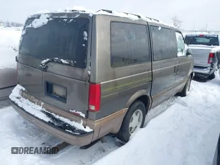 2000 GMC Safari with VIN 1GKDM19W9YB523962, listed as a IAAI auction lot 41253790 with 162,815 mi miles. Bid and sale history available at carsss.com. Image 4.